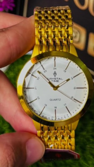 Crystal Time Classic Gold Watch: Elegant Round Bezel with White Dial & 24-Hour Inner Markers
