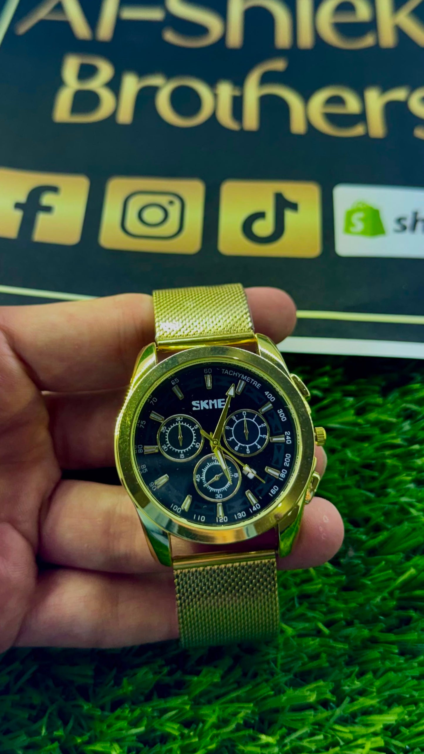 SKMEI Gold Quartz Watch for Men - Black Dial & Mesh Stainless Steel Strap