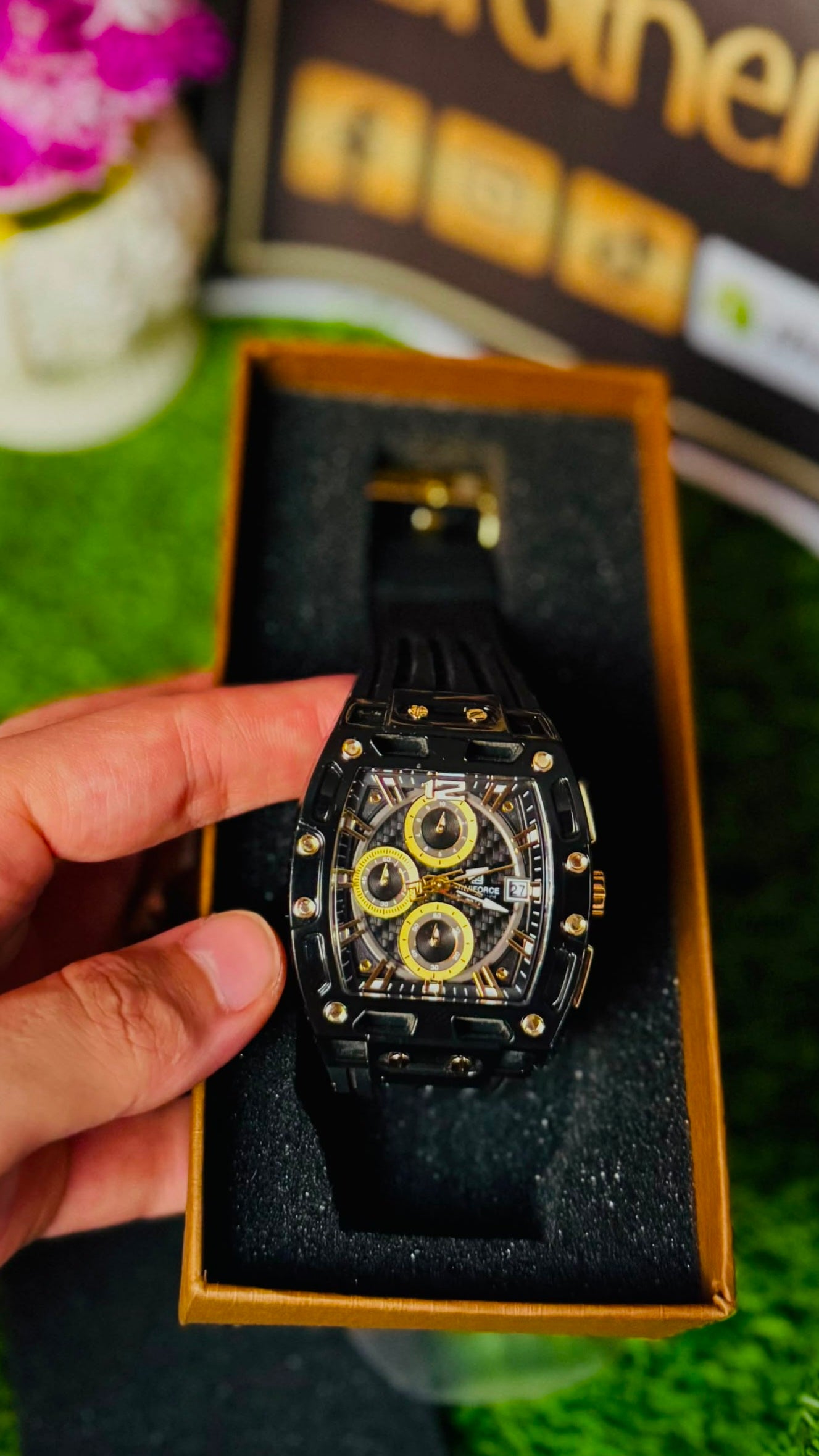 NAVI_FORCE Luxury Tonneau Sports Quartz Watch for Men - Black & Yellow Dial with Silicone Strap