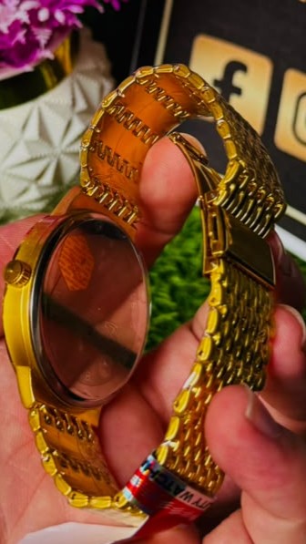 Crystal Time Full Gold Metallic Watch: Classic Round Bezel with Textured Black Dial & 24-Hour Markers