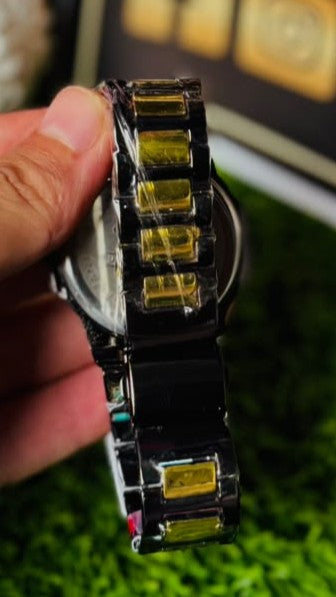 Crystal Time Luxury Dual-Tone Watch: Black & Gold Octagonal Dial with Metallic Link Strap for Men